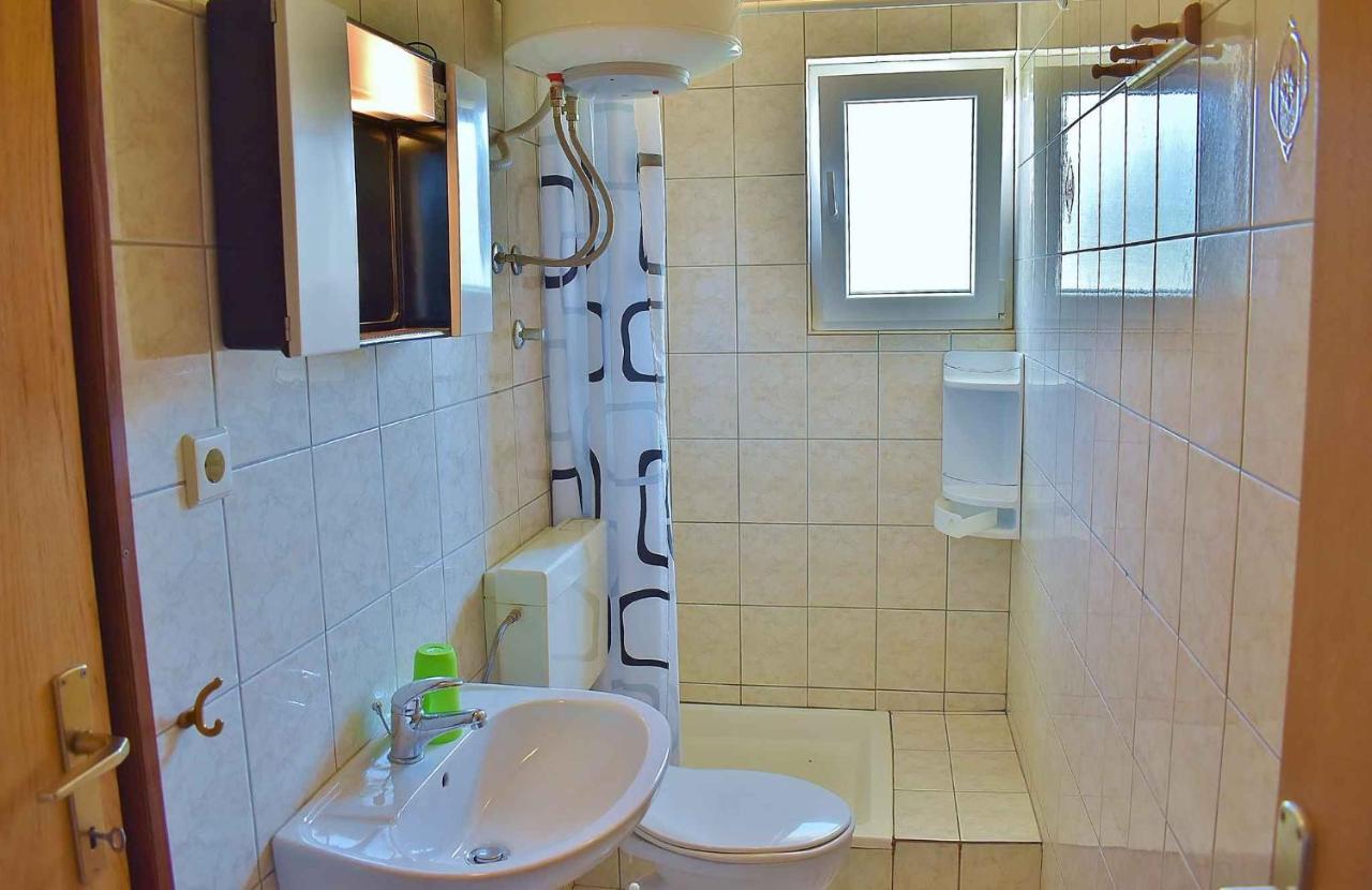 Apartment In Lopar/Insel Rab 17739 Exteriör bild